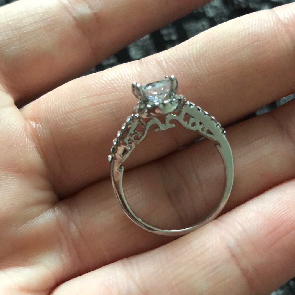 Elegant 925 Silver Ring White Sapphire - Picture 4 of 5